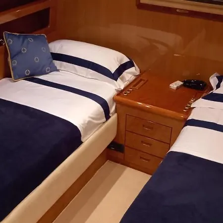 Dreams Botel